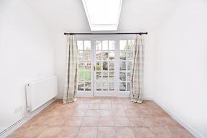 Sun room- click for photo gallery